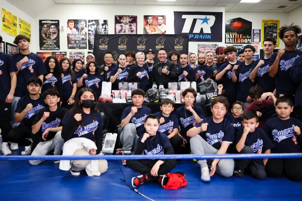 <strong>IN EIGHT ANNUAL GIVEAWAY, THE OSCAR DE LA HOYA FOUNDATION DONATES MORE THAN $25K IN EQUIPMENT TO FIVE SOUTHERN CALIFORNIA YOUTH BOXING PROGRAMS</strong>